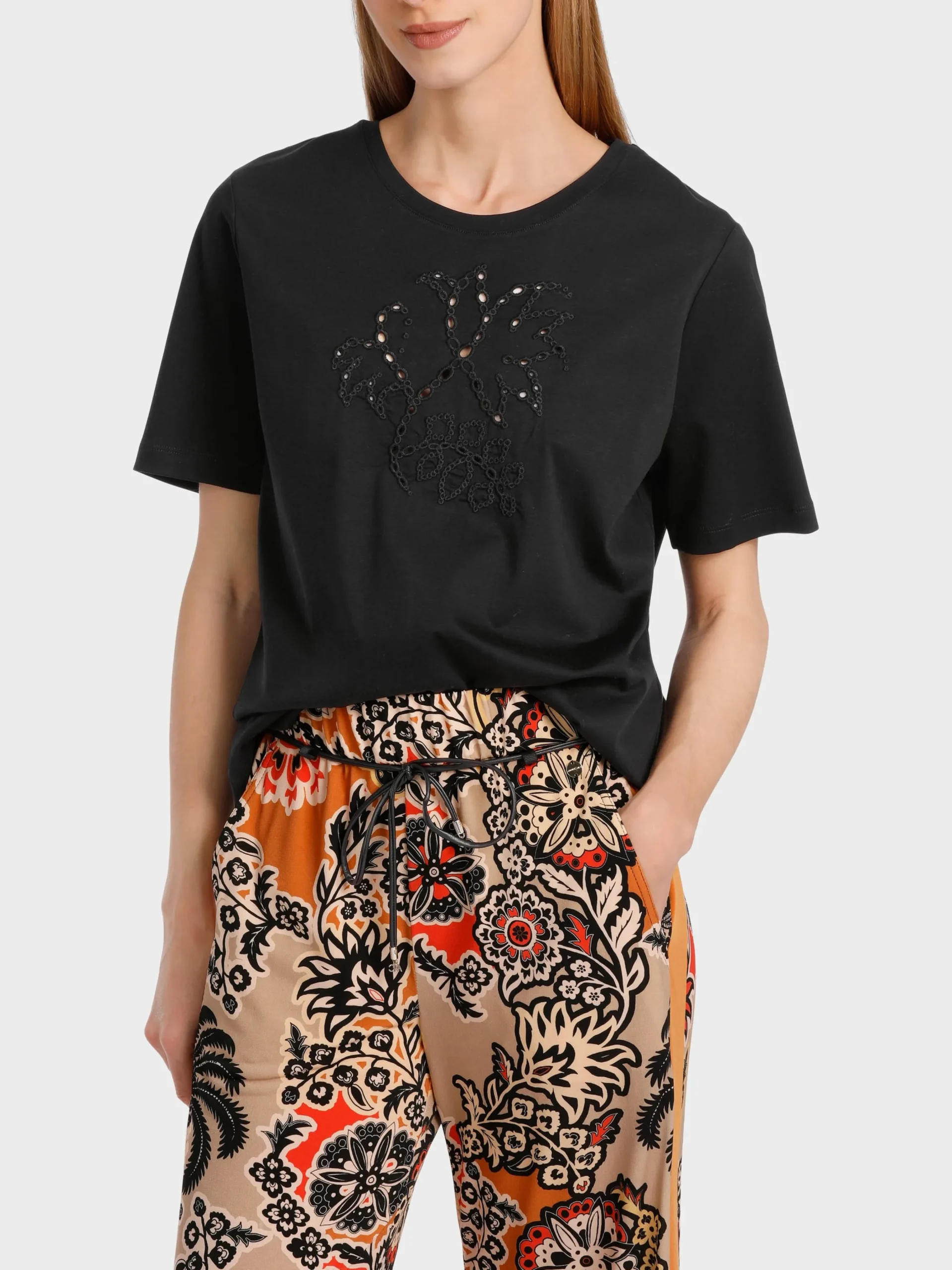 Marc Cain Shirts & Tops-BAUMWOLL-T-SHIRT MIT LOCHSTICKEREI black