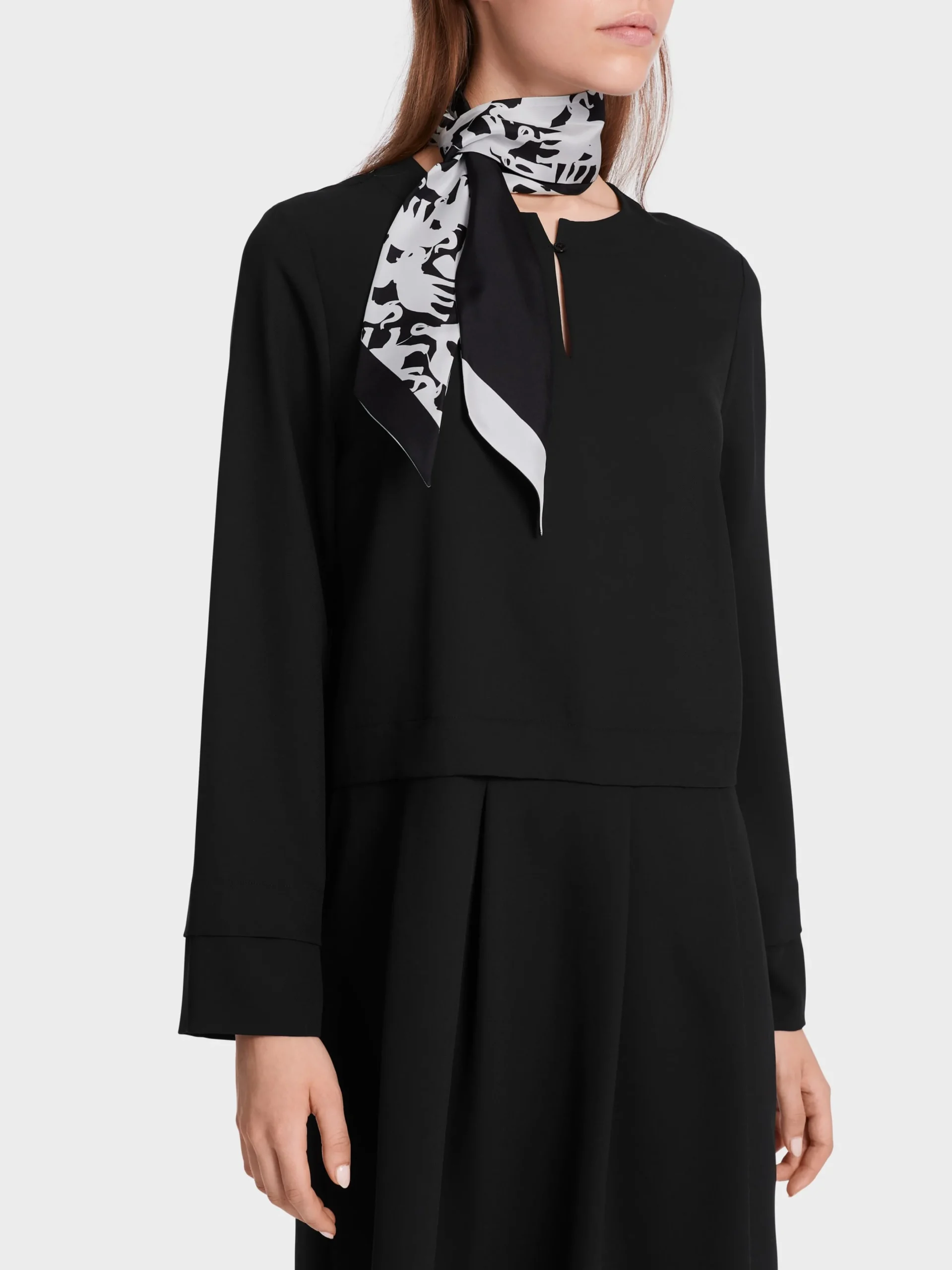 Marc Cain Accessoires-BEDRUCKTER SEIDENSCHAL white and black