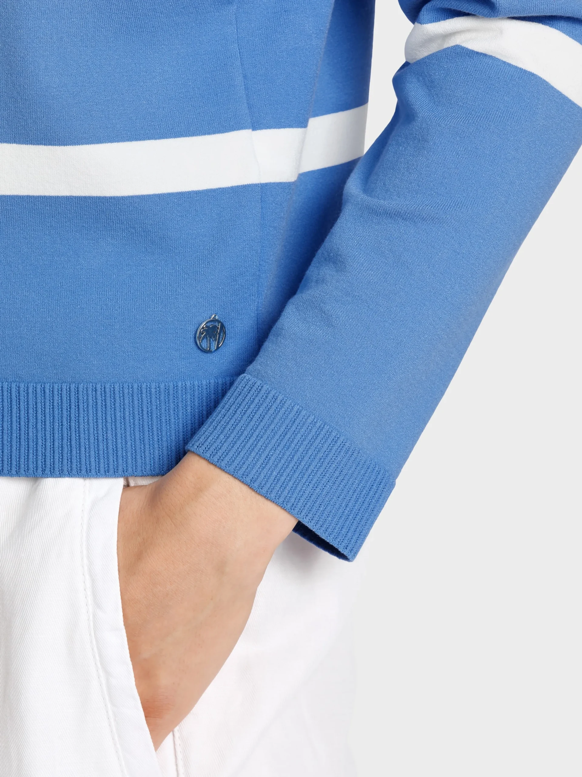 Marc Cain Jacken-GESTREIFTER "RETHINK TOGETHER" CARDIGAN bright azure