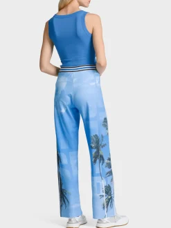 Marc Cain Shirts & Tops-KÖRPERNAHES, ÄRMELLOSES TOP bright azure
