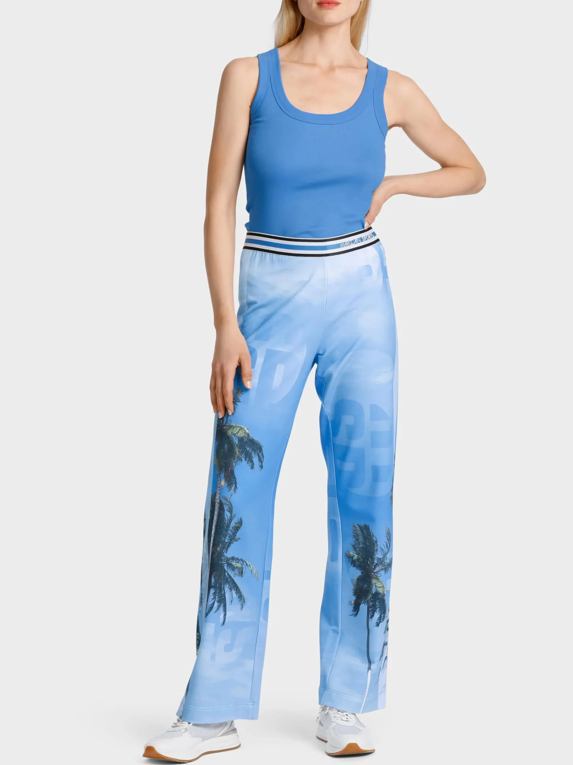 Marc Cain Shirts & Tops-KÖRPERNAHES, ÄRMELLOSES TOP bright azure