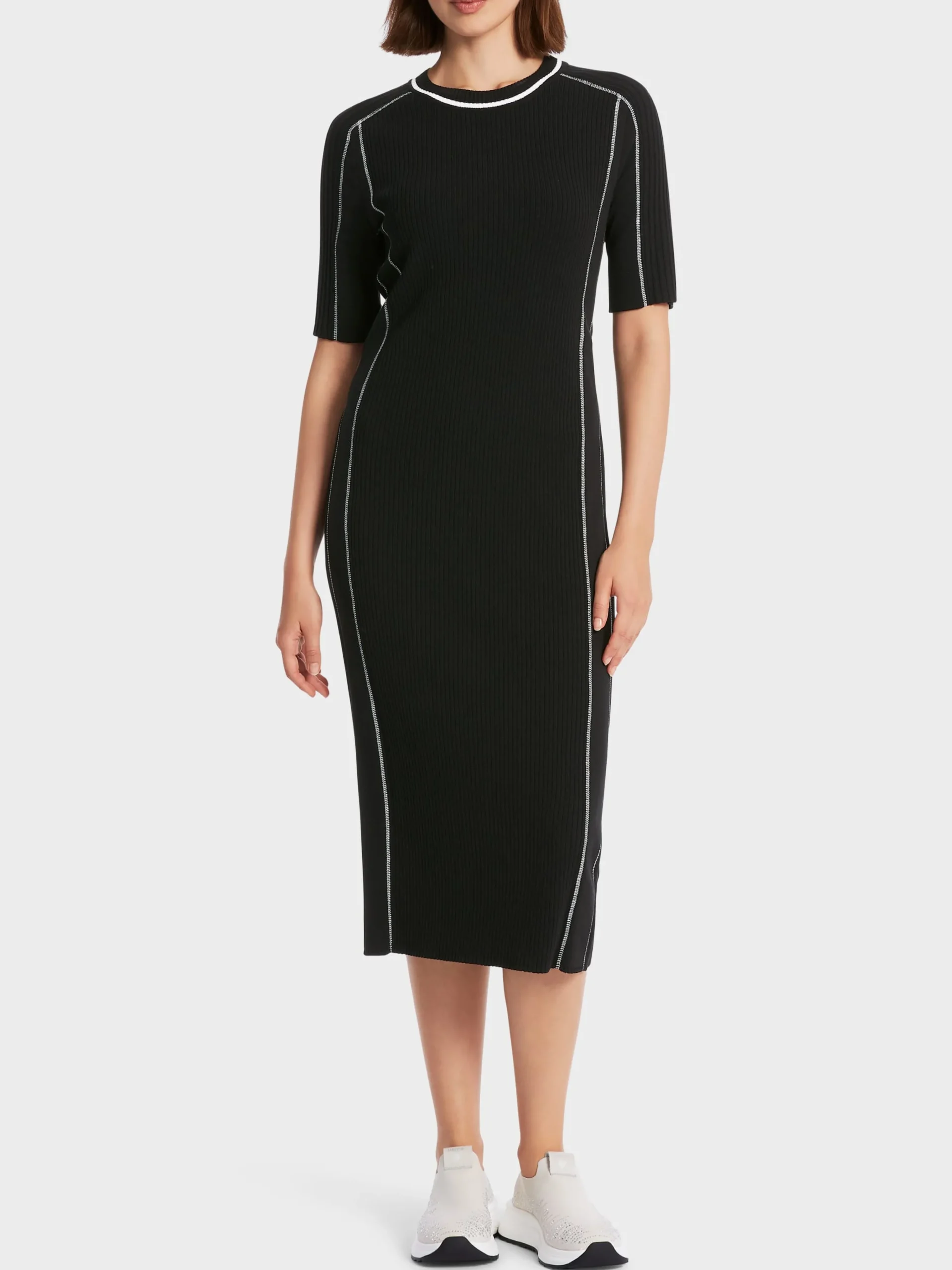 Marc Cain Kleider|Strick-MAXIKLEID GESTRICKT – „RETHINK TOGETHER” black