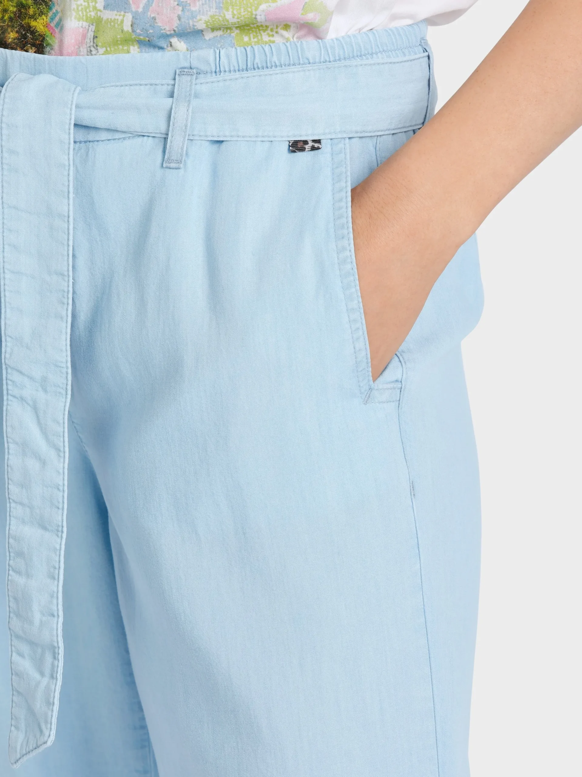 Marc Cain Jeans-“RETHINK TOGETHER” – MODELL WASHINGTON baby blue