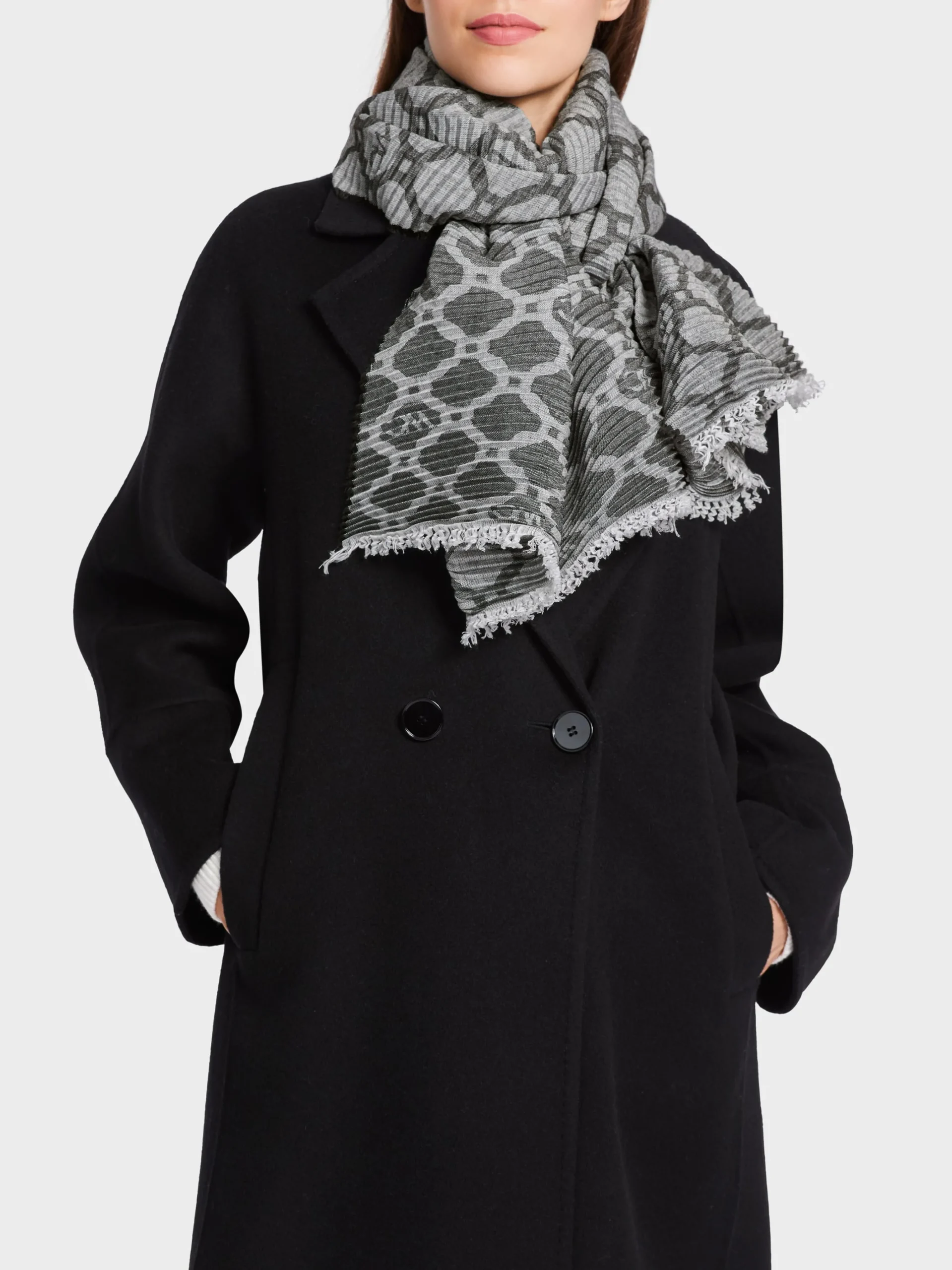Marc Cain Accessoires-SCHAL MIT ANIMALMUSTER black and white