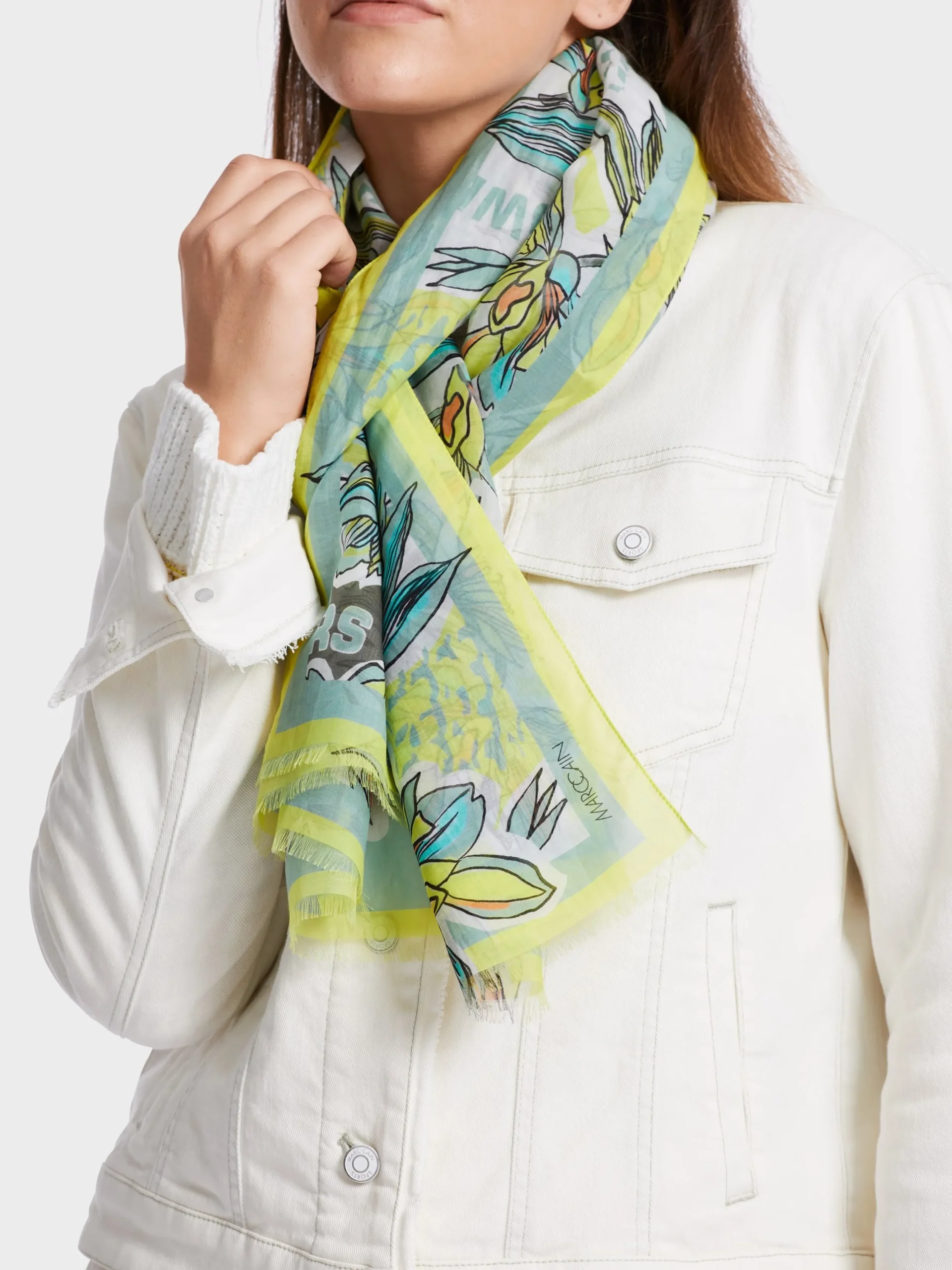 Marc Cain Accessoires-SCHAL MIT FANTASY-PRINT soft sage