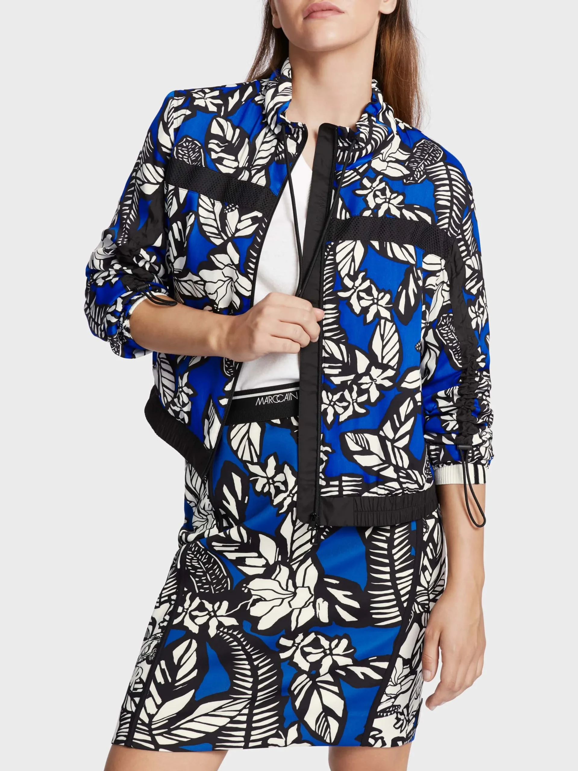 Marc Cain Jacken-SPORTIVE JACKE MIT FLORALEM PRINT bright royal blue