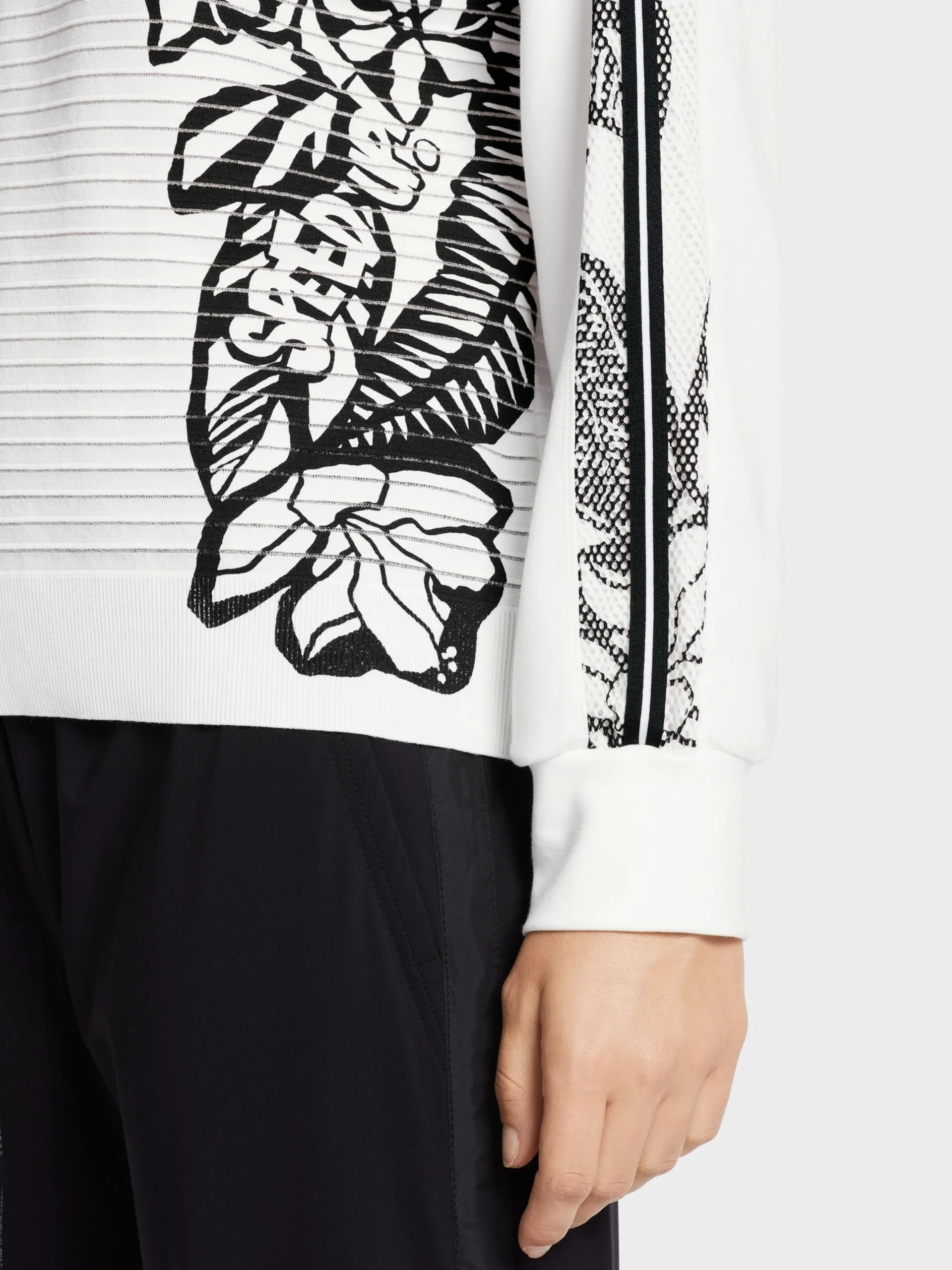 Marc Cain Pullover & Sweatshirts|Strick-SWEATER MIT PRINT KNITTED IN GERMANY white and black