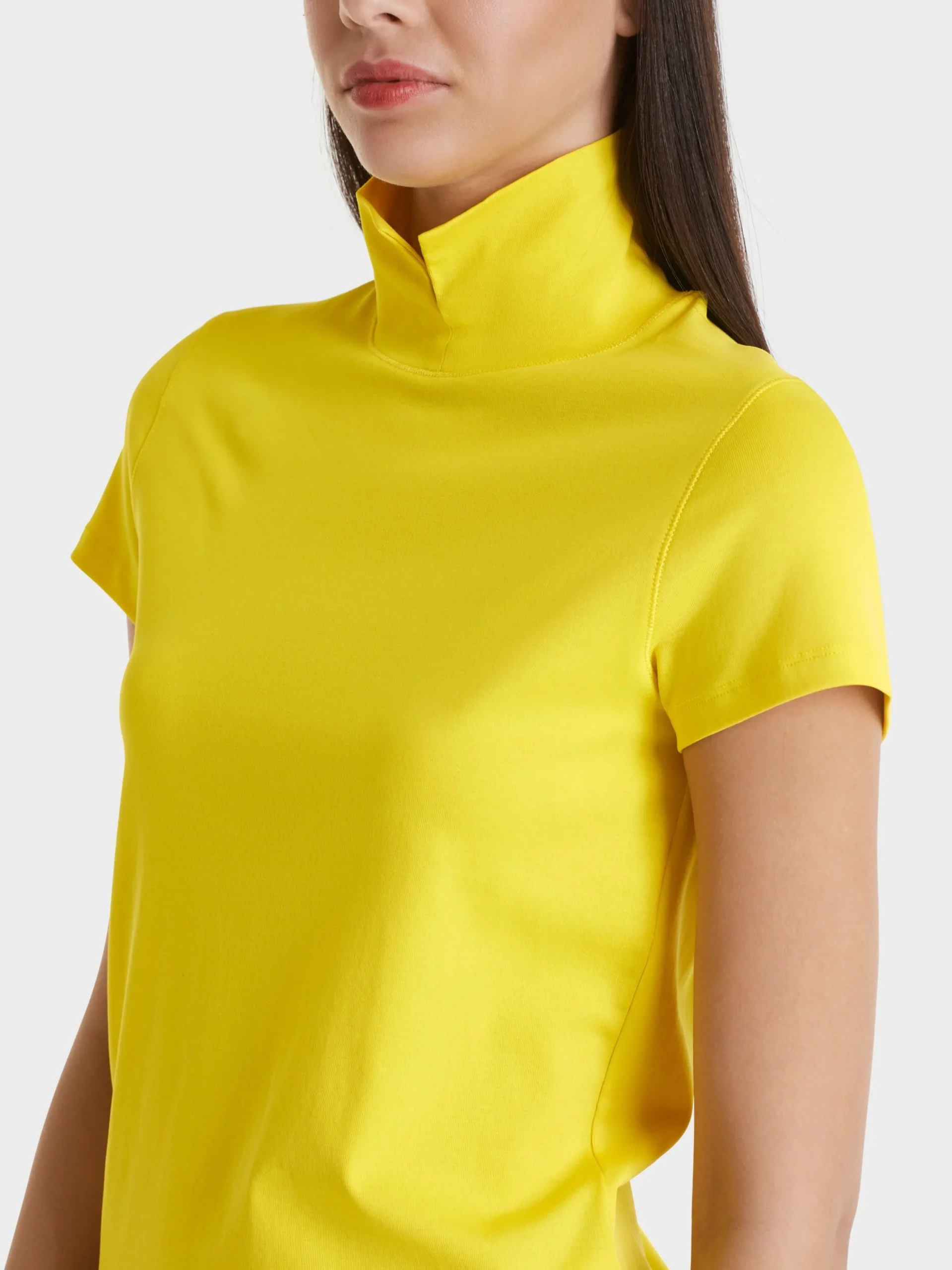 Marc Cain Shirts & Tops-T-SHIRT MIT GESCHLITZTEM MOCK-NECK bright sulphur
