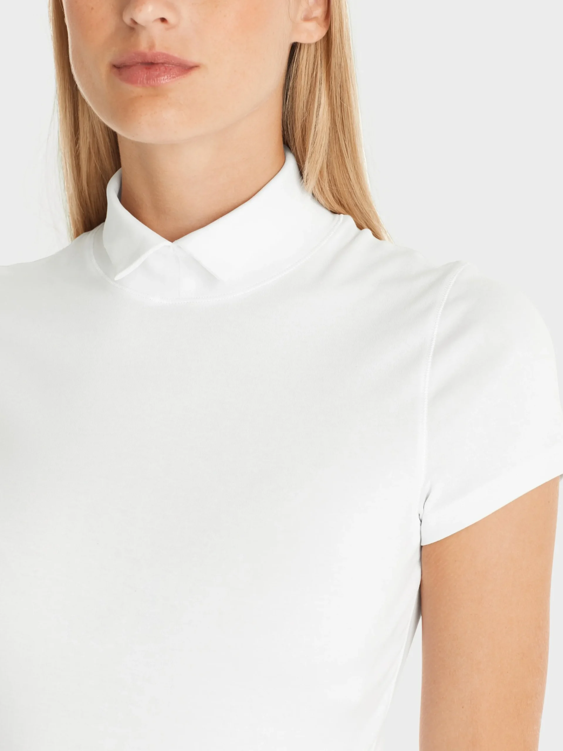 Marc Cain Shirts & Tops-T-SHIRT MIT GESCHLITZTEM MOCK-NECK white