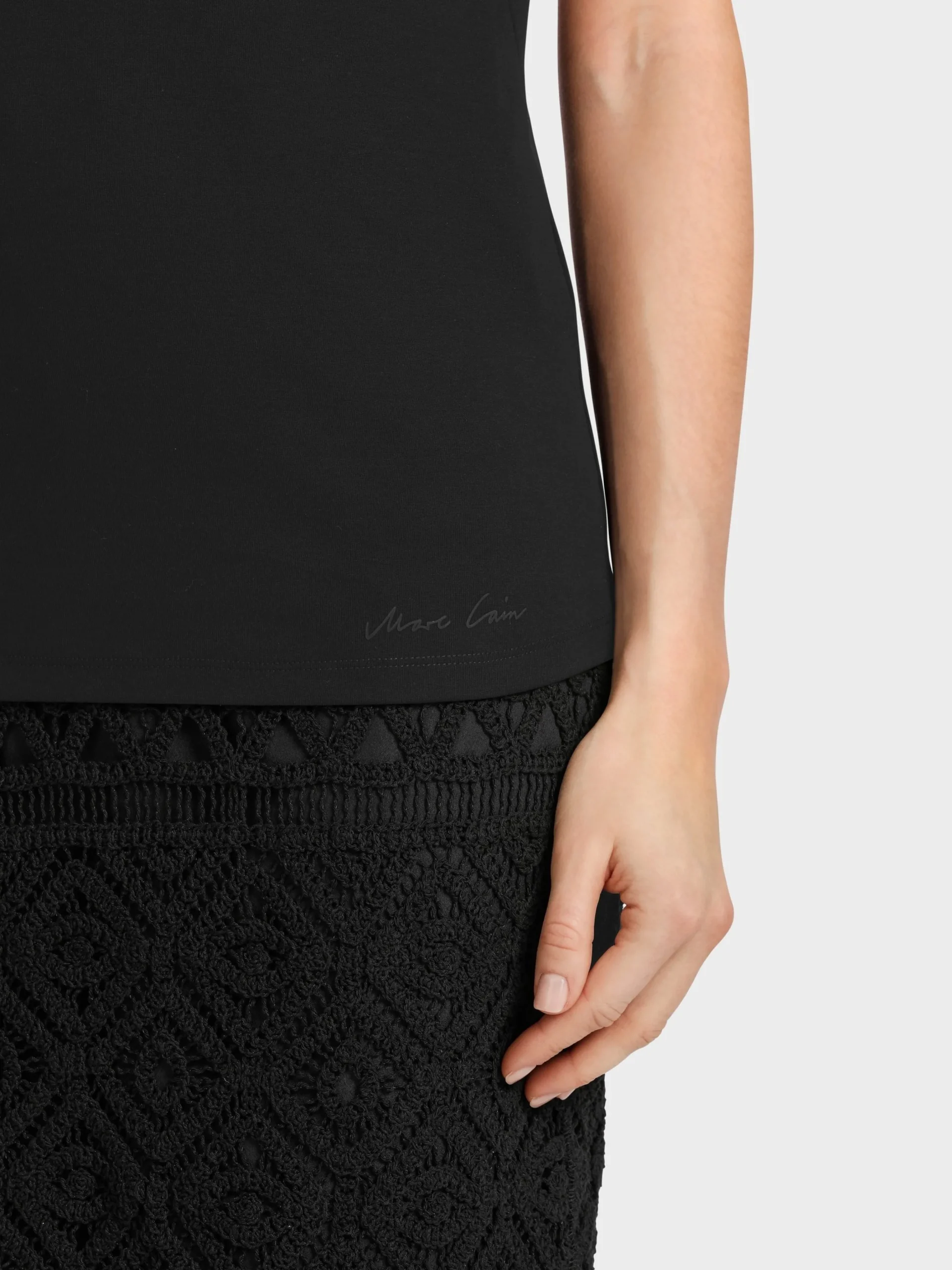 Marc Cain Shirts & Tops-T-SHIRT MIT KNOTENEFFEKT black