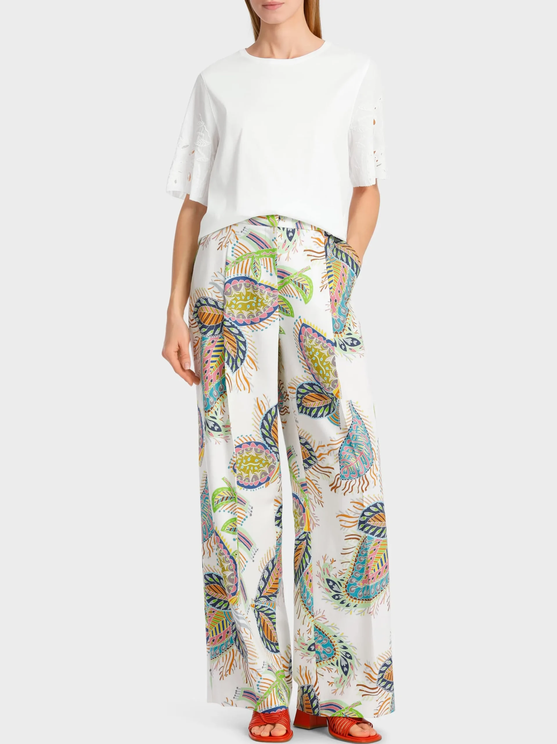 Marc Cain Shirts & Tops-T-SHIRT MIT LOCHSTICKEREI white
