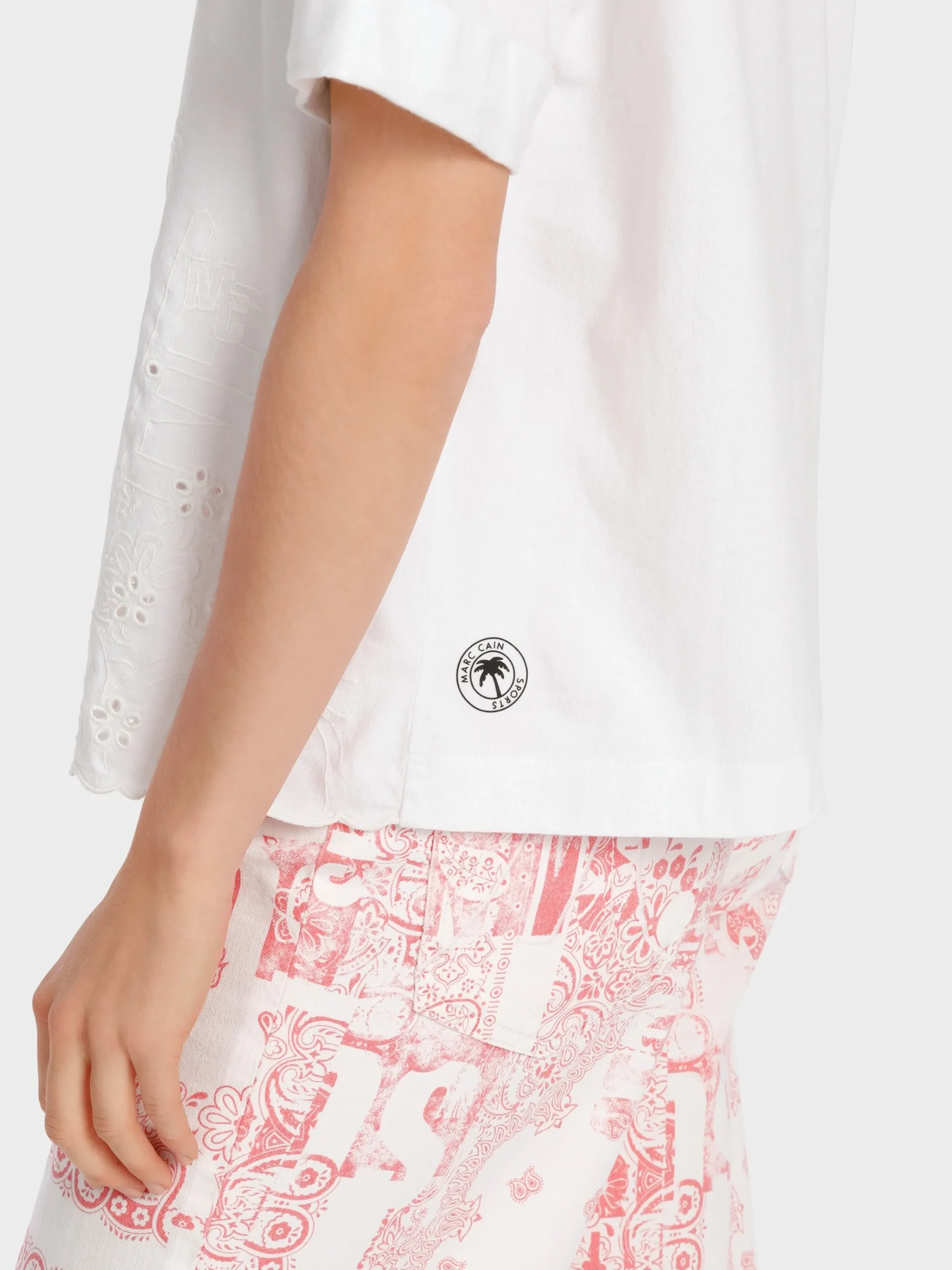 Marc Cain Shirts & Tops-T-SHIRT MIT LOCHSTICKEREI white