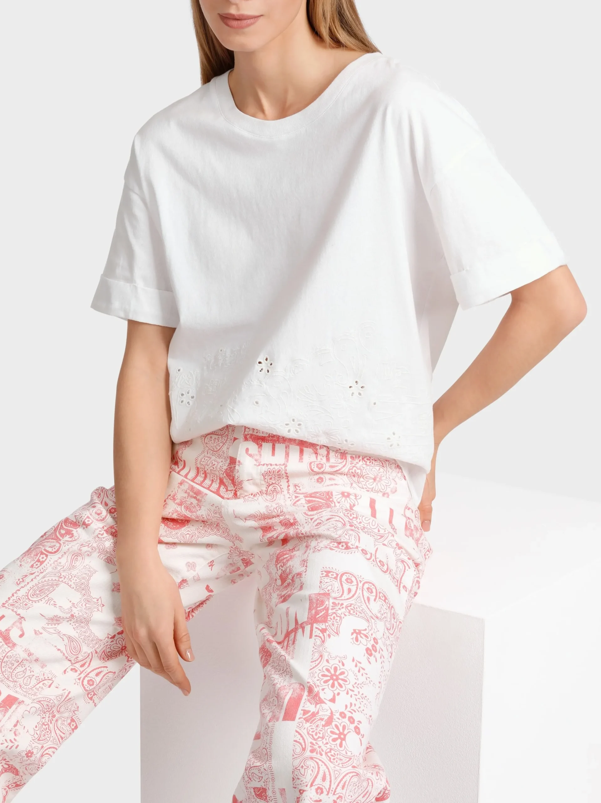 Marc Cain Shirts & Tops-T-SHIRT MIT LOCHSTICKEREI white