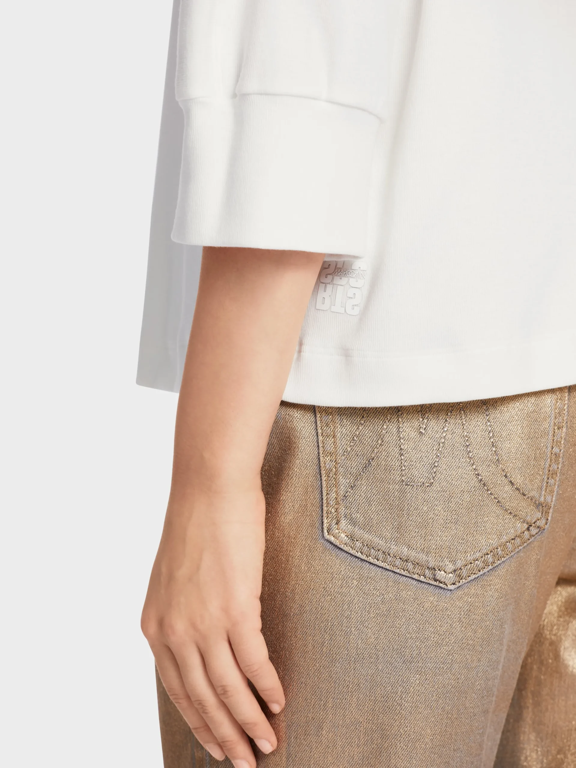 Marc Cain Shirts & Tops-T-SHIRT MIT TIEFEM RUNDHALS off-white
