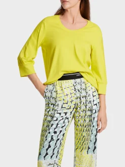 Marc Cain Shirts & Tops-T-SHIRT MIT TIEFEM RUNDHALS soft limeade